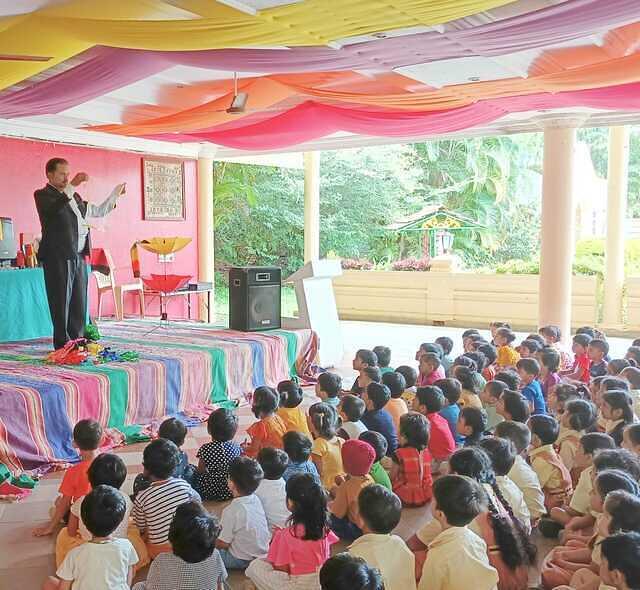 Magic show in resort 